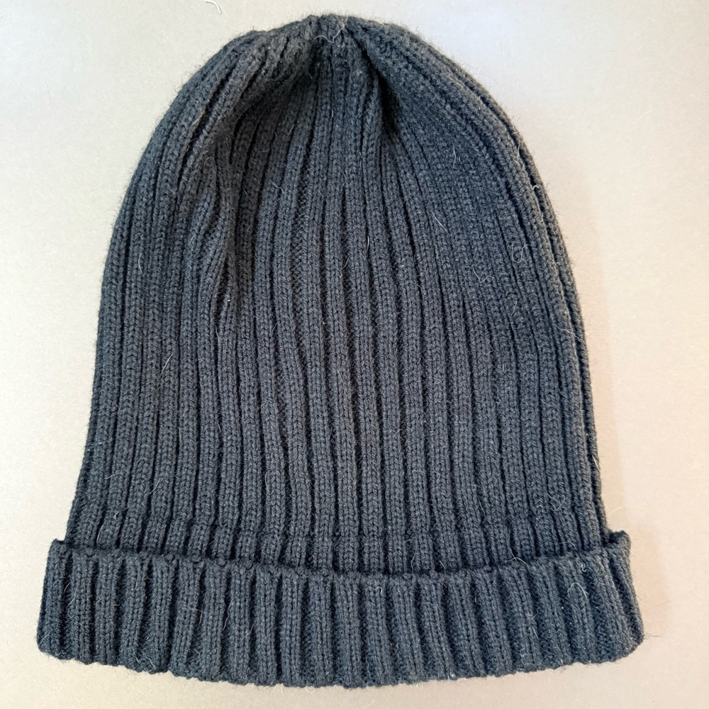 3/$10 🛒🛍️ Black Ribbed Knit Beanie